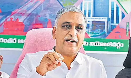 Harish Rao ने रेवंत रेड्डी पर गांव के लाभ के लिए लालच का शोषण करने का आरोप लगाया Harish Rao ने रेवंत रेड्डी पर गांव के लाभ के लिए लालच का शोषण करने का आरोप लगाया