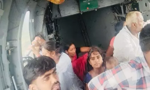 महाराष्ट्र में बाढ़ से तबाही: सेना का राहत अभियान जारी, 25-30 लोग फंसे