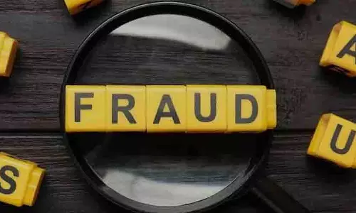 Mumbai: सहायक प्रबंधक और बहन पर ₹1.02 करोड़ गबन का आरोप