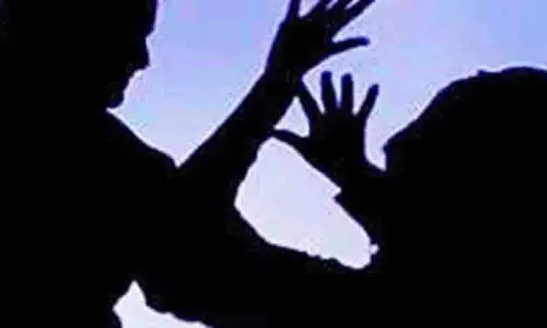निजी लैब तकनीशियन पर महिला मरीज का यौन उत्पीड़न करने का FIR दर्ज निजी लैब तकनीशियन पर महिला मरीज का यौन उत्पीड़न करने का FIR दर्ज