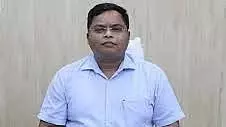 Indore : कलेक्टर शिवम वर्मा ने अधिकारियों को काम में ढिलाई बरतने पर चेताया Indore : कलेक्टर शिवम वर्मा ने अधिकारियों को काम में ढिलाई बरतने पर चेताया