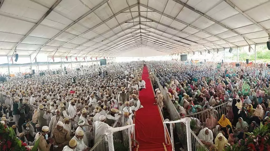 MP : सैयदना मुफद्दल सैफुद्दीन का इंदौर में जोरदार स्वागत MP : सैयदना मुफद्दल सैफुद्दीन का इंदौर में जोरदार स्वागत