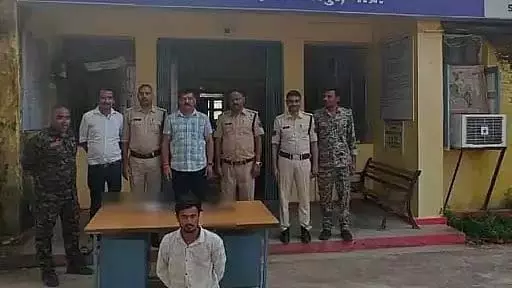 MP : छतरपुर में व्यक्ति ने वर्चस्व कायम करने के लिए की गोलीबारी MP : छतरपुर में व्यक्ति ने वर्चस्व कायम करने के लिए की गोलीबारी