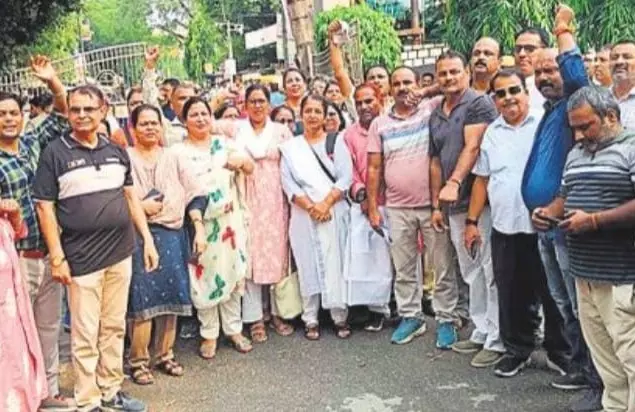 Bareilly: पूर्व नियुक्त शिक्षकों के लिए टीईटी छूट की अपील Bareilly: पूर्व नियुक्त शिक्षकों के लिए टीईटी छूट की अपील