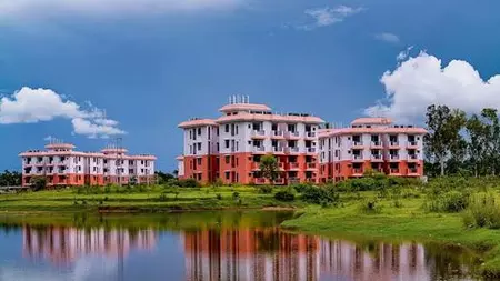 एनआईटी सिलचर छात्रावास हिंसा प्रकरण : पांच बांग्लादेशी छात्र निलंबित, भेजे गए घर एनआईटी सिलचर छात्रावास हिंसा प्रकरण : पांच बांग्लादेशी छात्र निलंबित, भेजे गए घर