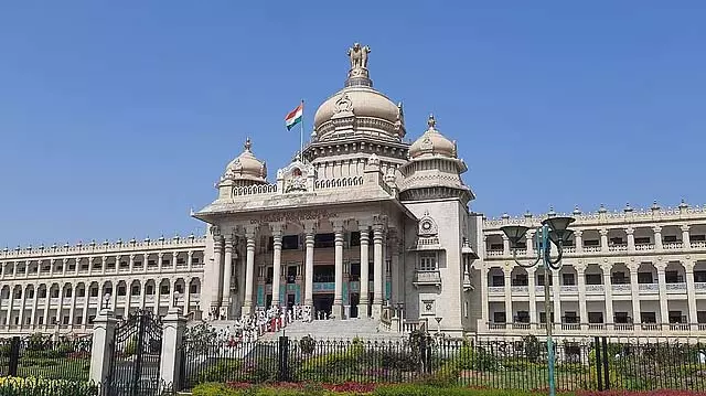 कर्नाटक में 1,275 पर्यटन स्थल हैं: लेकिन बेंगलुरु में केवल 27 कर्नाटक में 1,275 पर्यटन स्थल हैं: लेकिन बेंगलुरु में केवल 27