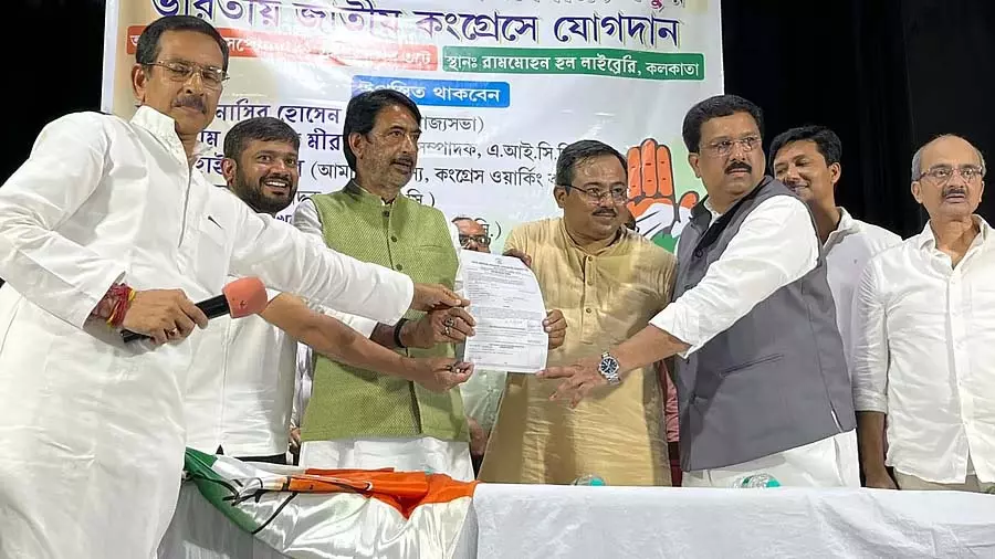 Kolkata : अर्थशास्त्री और पूर्व माकपा नेता प्रसेनजीत बोस कांग्रेस में शामिल Kolkata : अर्थशास्त्री और पूर्व माकपा नेता प्रसेनजीत बोस कांग्रेस में शामिल