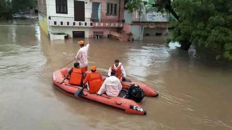 सुनिश्चित करें कि NRI के बाढ़ राहत कार्य में कोई बाधा न आए सुनिश्चित करें कि NRI के बाढ़ राहत कार्य में कोई बाधा न आए