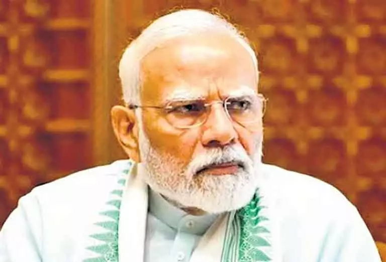 DELHI PM के जन्मदिन पर कार्ड बनवाने वाला सर्कुलर विवादों में DELHI PM के जन्मदिन पर कार्ड बनवाने वाला सर्कुलर विवादों में