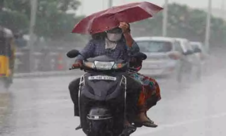 अचानक हुई बारिश ने Chennai में सुबह के व्यस्त समय को बाधित कर दिया अचानक हुई बारिश ने Chennai में सुबह के व्यस्त समय को बाधित कर दिया