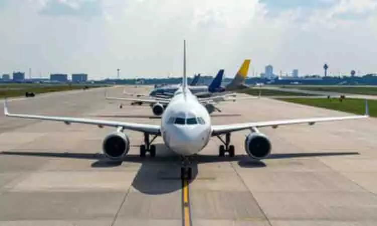 Chennai हवाई अड्डे पर बारिश के कारण उड़ान कार्यक्रम प्रभावित Chennai हवाई अड्डे पर बारिश के कारण उड़ान कार्यक्रम प्रभावित