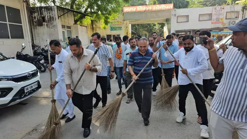 Sonipat में नगर निगम ने चार महीने के लिए सफाई के टेंडर आवंटित किए Sonipat में नगर निगम ने चार महीने के लिए सफाई के टेंडर आवंटित किए