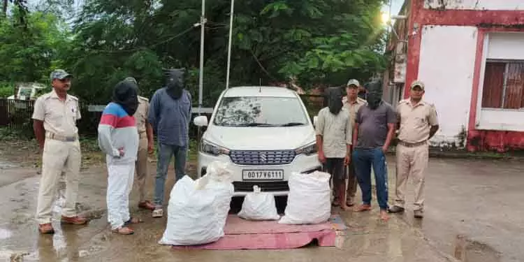 Sohela कफ सिरप की 1,325 बोतलें जब्त, चार गिरफ्तार Sohela कफ सिरप की 1,325 बोतलें जब्त, चार गिरफ्तार