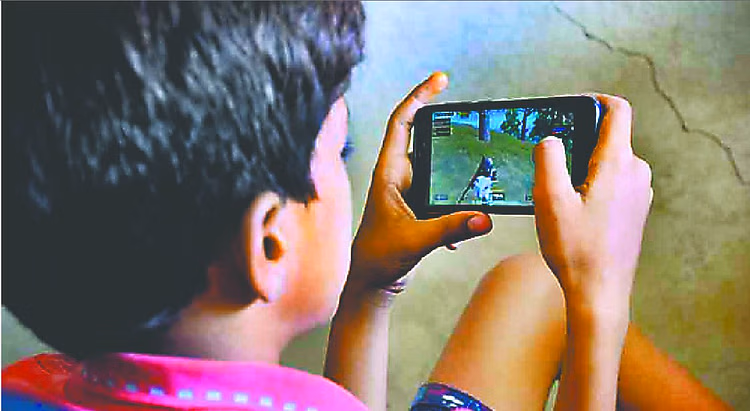 Lucknow: ऑनलाइन गेमिंग से तबाही, 14 साल का बच्चा मौत के मुंह में Lucknow: ऑनलाइन गेमिंग से तबाही, 14 साल का बच्चा मौत के मुंह में