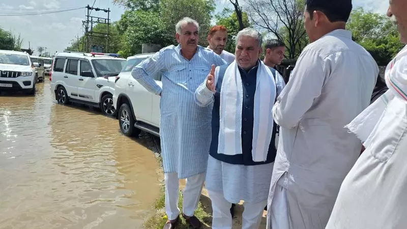 कृष्ण लाल पंवार कहते हैं, 66,000 किसानों ने 38.5 लाख एकड़ में फसल के नुकसान की सूचना दी कृष्ण लाल पंवार कहते हैं, 66,000 किसानों ने 38.5 लाख एकड़ में फसल के नुकसान की सूचना दी