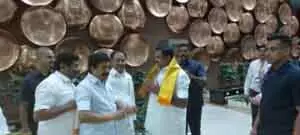 ईपीएस सीपीआर को बधाई देने दिल्ली रवाना, अमित शाह से मुलाकात से इनकार ईपीएस सीपीआर को बधाई देने दिल्ली रवाना, अमित शाह से मुलाकात से इनकार