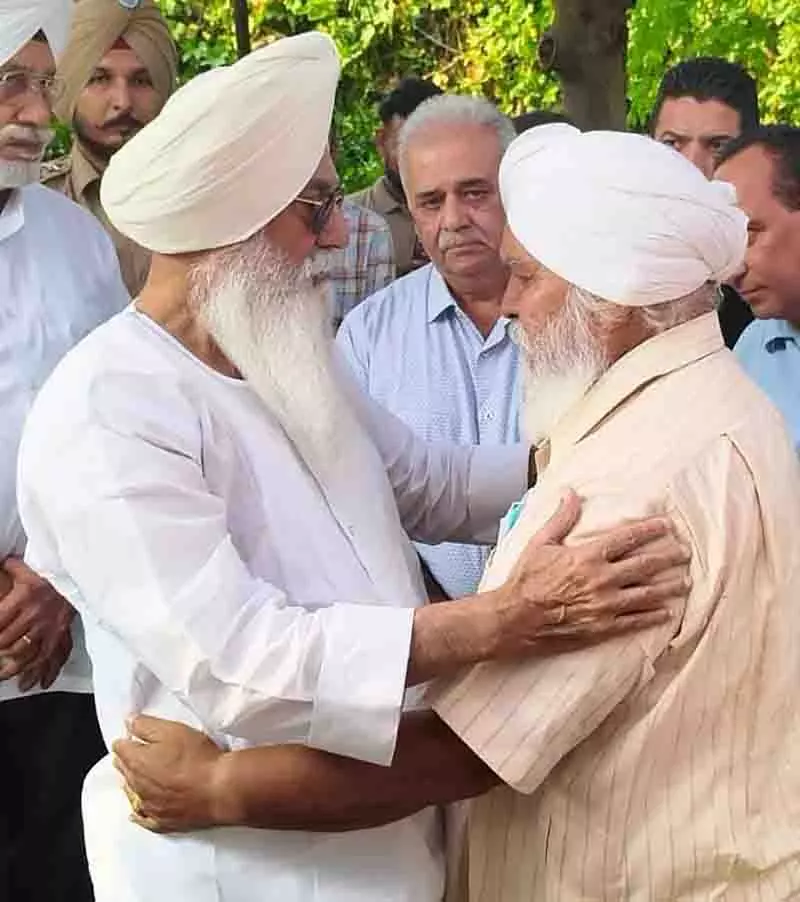 Mohinder Singh KP के बेटे की मौत, एक आरोपी फरार, दूसरा अस्पताल में भर्ती Mohinder Singh KP के बेटे की मौत, एक आरोपी फरार, दूसरा अस्पताल में भर्ती