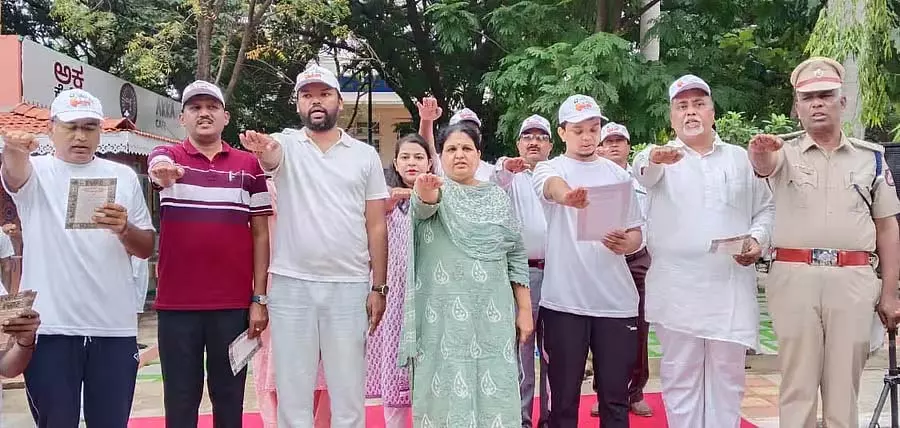 सभी को संविधान का सम्मान करना चाहिए: जिला मजिस्ट्रेट कविता का आह्वान सभी को संविधान का सम्मान करना चाहिए: जिला मजिस्ट्रेट कविता का आह्वान