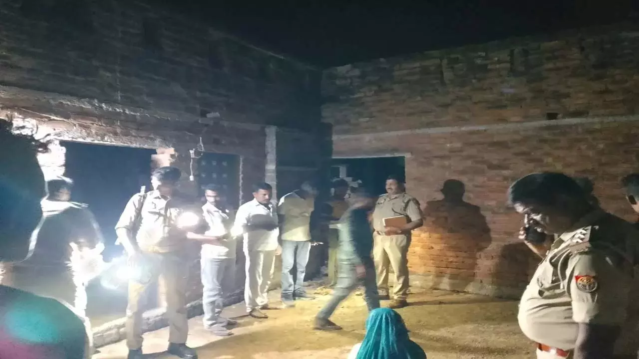 120 रुपये...पोते ने तोड़ी रिश्तों की मर्यादा, देखकर पूरा इलाका रह गया सन्न 120 रुपये...पोते ने तोड़ी रिश्तों की मर्यादा, देखकर पूरा इलाका रह गया सन्न