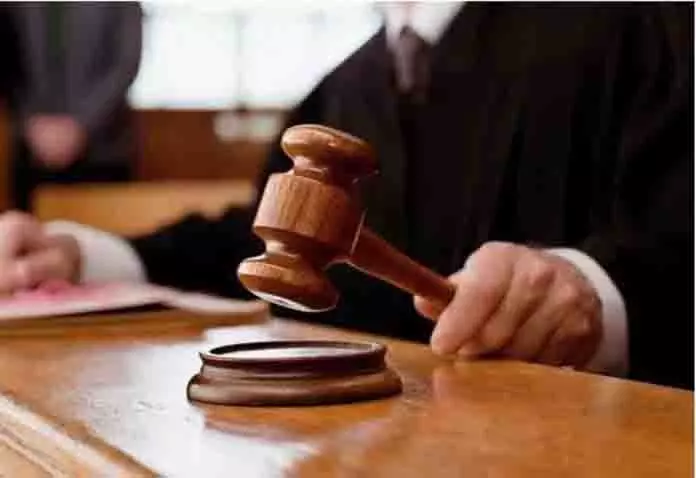 अदालत ने गंग्याल थाने के SHO को कड़ी फटकार लगाई अदालत ने गंग्याल थाने के SHO को कड़ी फटकार लगाई