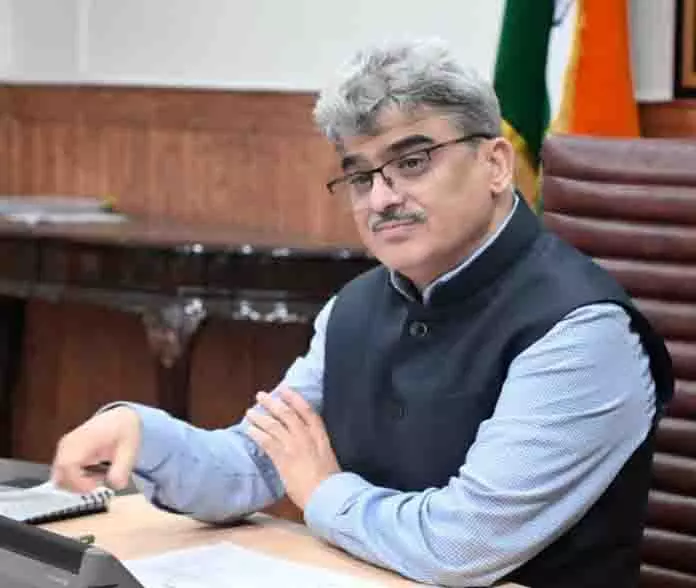 मुख्य सचिव ने NH-44 के जीर्णोद्धार की समीक्षा की मुख्य सचिव ने NH-44 के जीर्णोद्धार की समीक्षा की