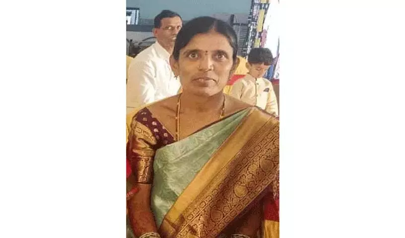 सड़क हादसे में बहन की मौत, छोटा भाई गंभीर रूप से घायल सड़क हादसे में बहन की मौत, छोटा भाई गंभीर रूप से घायल