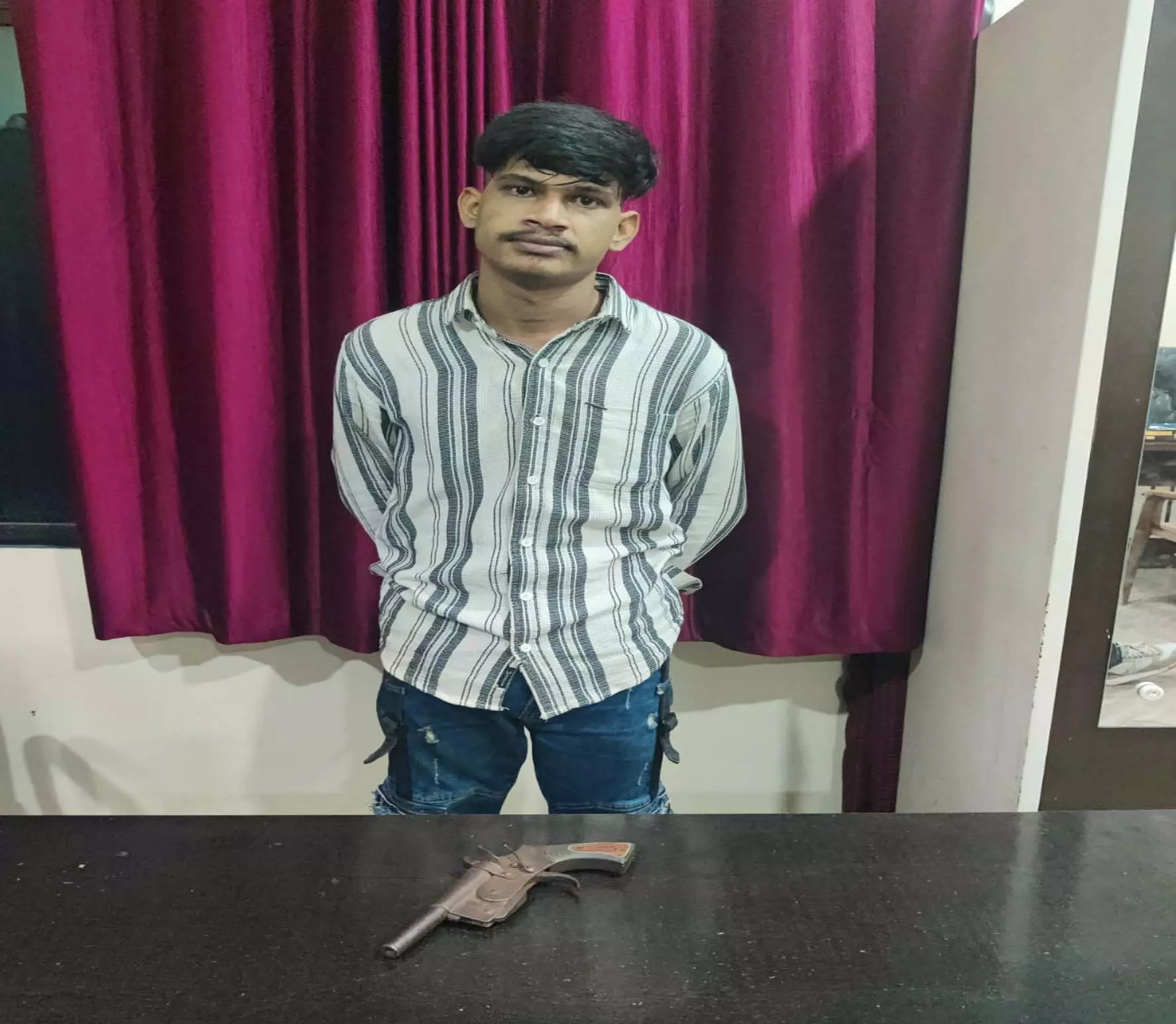Raipur Breaking: हिस्ट्रीशीटर कोंदा हेरोइन सप्लाई करते गिरफ्तार Raipur Breaking: हिस्ट्रीशीटर कोंदा हेरोइन सप्लाई करते गिरफ्तार