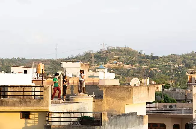 छत पर प्रतिबंध, अंतराल में नागरिक छत पर प्रतिबंध, अंतराल में नागरिक