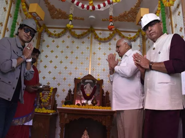 मुख्यमंत्री भूपेंद्र भाई पटेल और विवेक ओबेरॉय ने किया उमिया धाम मंदिर का दौरा मुख्यमंत्री भूपेंद्र भाई पटेल और विवेक ओबेरॉय ने किया उमिया धाम मंदिर का दौरा