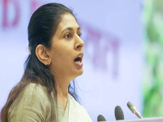 मंत्री खडसे: बाढ़ और किसानों के मुद्दों पर करेंगे ध्यान मंत्री खडसे: बाढ़ और किसानों के मुद्दों पर करेंगे ध्यान
