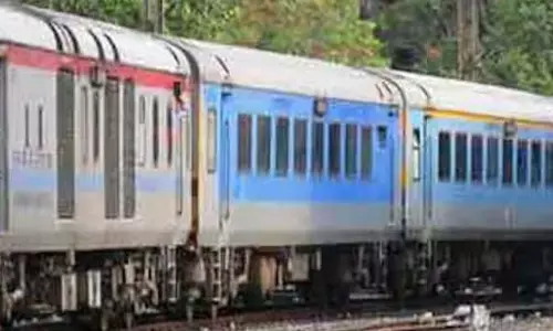 ट्रेन में प्रेमी-प्रेमिका की हुई लड़ाई, धक्का देकर हत्या