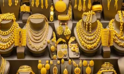 गोल्ड के रेट में गिरावट, कितना सस्ता हो गया फटाफट करें चेक