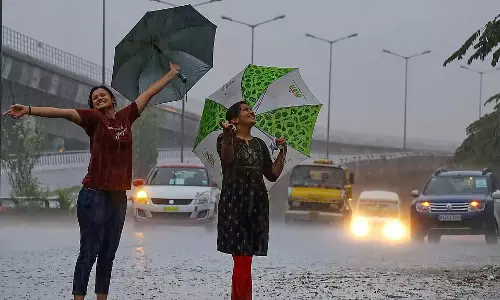 Tamil Nadu : आज और कल 28 जिलों में भारी बारिश की पीली चेतावनी Tamil Nadu : आज और कल 28 जिलों में भारी बारिश की पीली चेतावनी