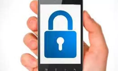 RBI New Rule: EMI नहीं चुकाई तो iPhone हो जाएगा लॉक, नए नियम से बढ़ेगी टेंशन RBI New Rule: EMI नहीं चुकाई तो iPhone हो जाएगा लॉक, नए नियम से बढ़ेगी टेंशन