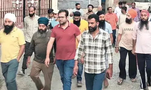 PDP नेता जुहैब यूसुफ मीर ने बटामलो का दौरा कर स्थानीय शिकायतें सुनीं