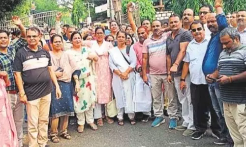Bareilly: पूर्व नियुक्त शिक्षकों के लिए टीईटी छूट की अपील