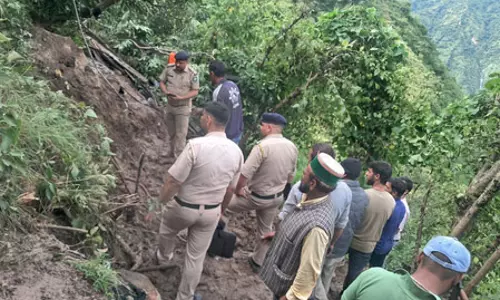 लैंडस्लाइड से तीन की मौत, दो लोगों का रेस्क्यू
