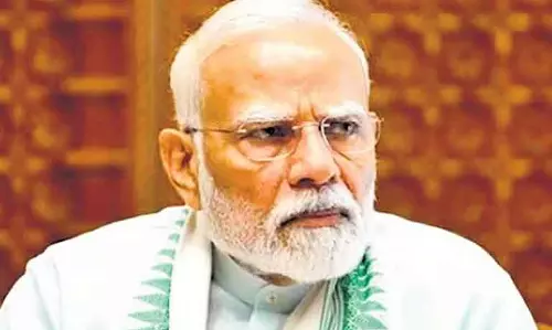 DELHI PM के जन्मदिन पर कार्ड बनवाने वाला सर्कुलर विवादों में