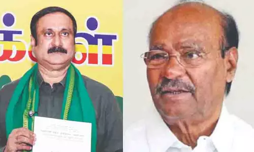 वफादारों ने कहा कि चुनाव आयोग ने अंबुमणि को PMK प्रमुख के रूप में मान्यता दी वफादारों ने कहा कि चुनाव आयोग ने अंबुमणि को PMK प्रमुख के रूप में मान्यता दी