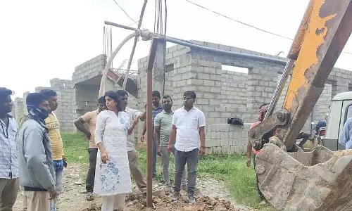 गड्ढों को बंद करने को प्राथमिकता दें: GBA के मुख्य आयुक्त महेश्वर राव गड्ढों को बंद करने को प्राथमिकता दें: GBA के मुख्य आयुक्त महेश्वर राव