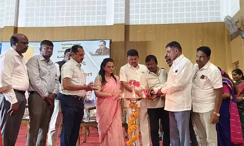 एक मजबूत राष्ट्र के निर्माण के लिए लोकतंत्र: DC Basavaraju