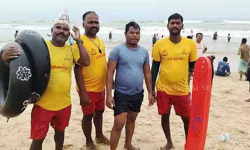 Keonjhar के पर्यटक को पुरी के समुद्र में डूबने से बचाया गया