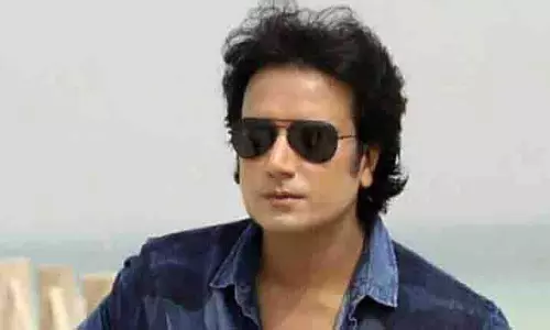 Odia अभिनेता बुधादित्य मोहंती फेफड़ों में संक्रमण के कारण अस्पताल में भर्ती Odia अभिनेता बुधादित्य मोहंती फेफड़ों में संक्रमण के कारण अस्पताल में भर्ती