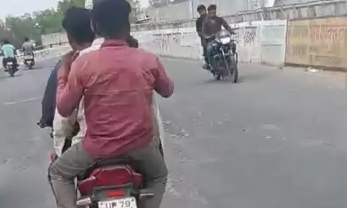Farrukhabad: ट्रैफिक नियमों की अनदेखी, हादसों का खतरा