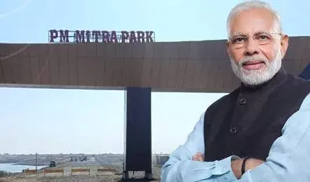 Dhar: टेक्सटाइल सेक्टर में आएंगे 3 लाख रोजगार Dhar: टेक्सटाइल सेक्टर में आएंगे 3 लाख रोजगार
