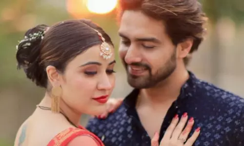 YRKKH के रोहित पुरोहित और शीना बजाज ने बेबी बॉय का स्वागत किया YRKKH के रोहित पुरोहित और शीना बजाज ने बेबी बॉय का स्वागत किया