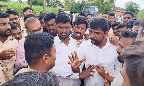 सोसाइटी संकल्प बैठक: हंगामा जारी सोसाइटी संकल्प बैठक: हंगामा जारी
