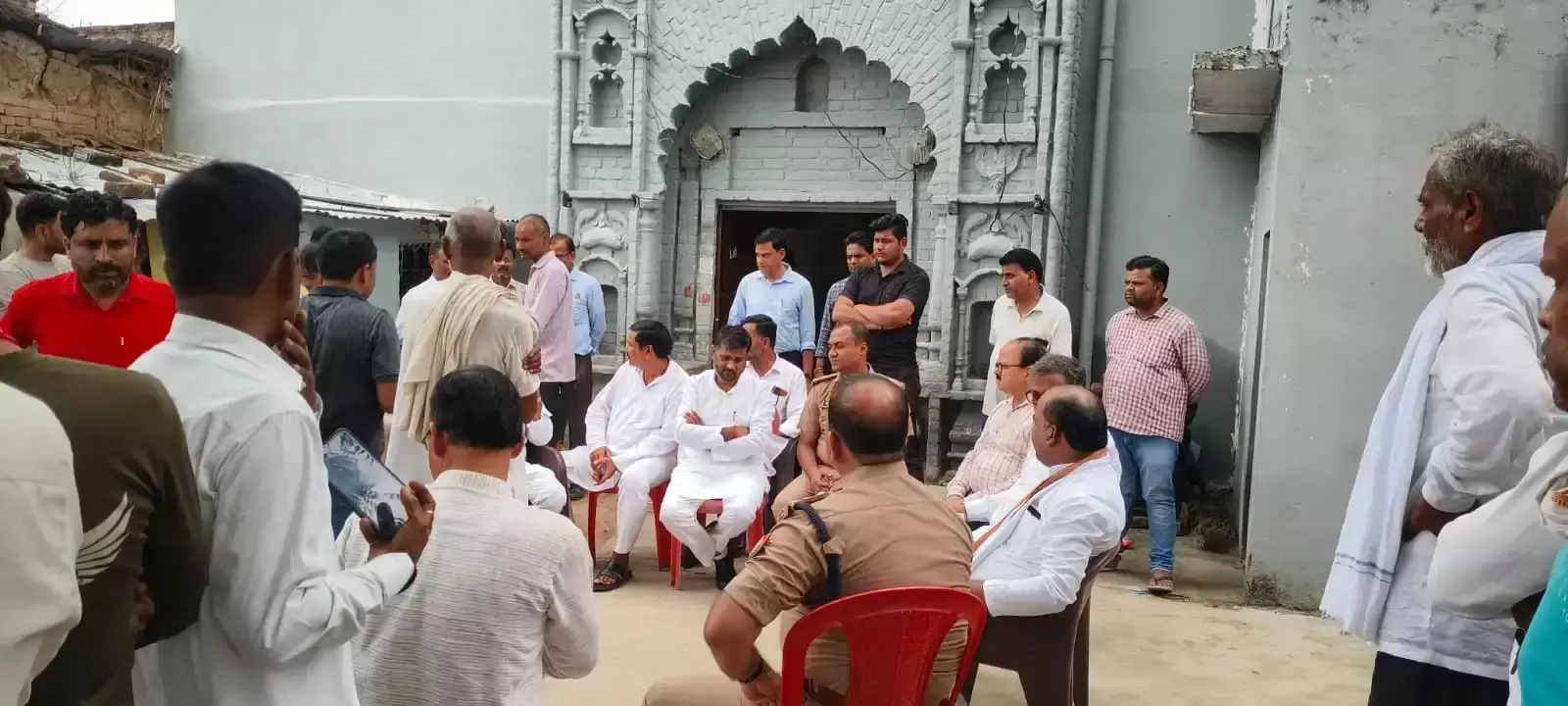 Hamirpur: हत्या मामले में न्याय की प्रतीक्षा में परिवार