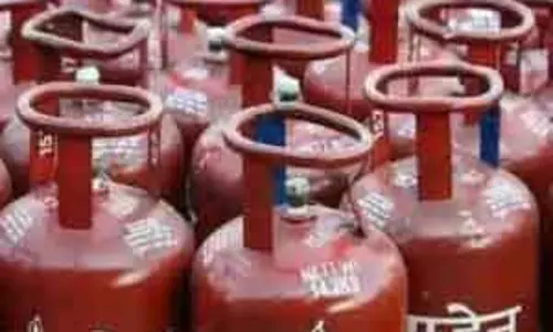 तमिलनाडु सरकार ने स्पष्ट किया: ‘रसोई गैस पर 55% कर का दावा झूठा’ तमिलनाडु सरकार ने स्पष्ट किया: ‘रसोई गैस पर 55% कर का दावा झूठा’