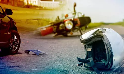 Kolkata: बाइक दुर्घटना में युवक की जान गई
